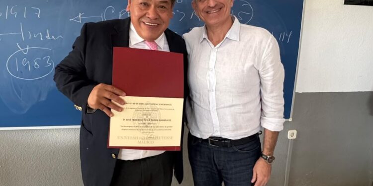 DOCENTE DEL TECNOLÓGICO SUPERIOR REPRESENTA A SAN LUIS A NIVEL INTERNACIONAL 