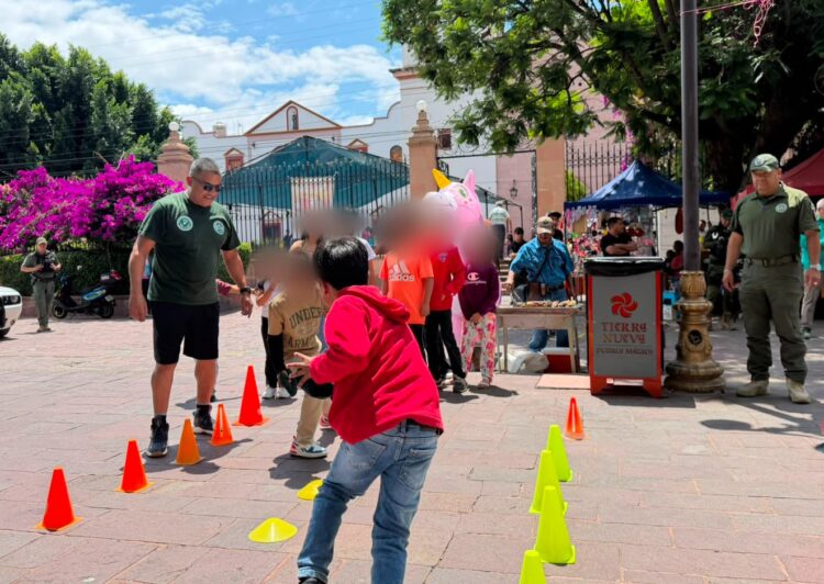 FERIA DE SEGURIDAD Y SERVICIOS ACERCA PROGRAMAS Y ATENCIÓN A FAMILIAS DE TIERRA NUEVA