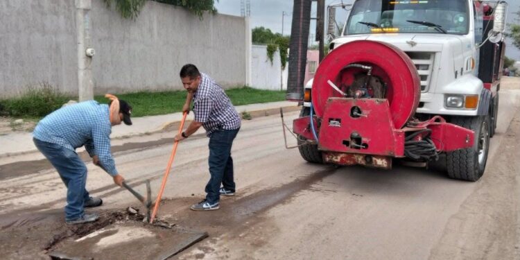 Acciones preventivas municipales para evitar riesgos por lluvias llegan a la Delegación La Pila