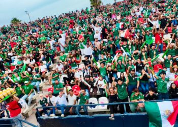 JUNTO A 22 MIL AFICIONADOS, RICARDO GALLARDO VIVIÓ OTRA GRAN FIESTA FUTBOLERA EN SAN LUIS POTOSÍ