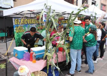 Miles disfrutan de la Feria Municipal del Elote Mundialista