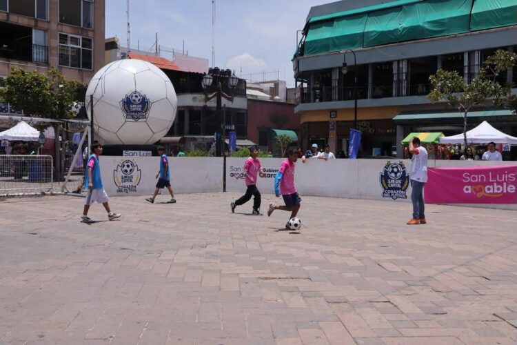 Con gran emoción y participación, se realizó la gran final del torneo “Golpara” del Gobierno de la Capital en Plaza del Carmen