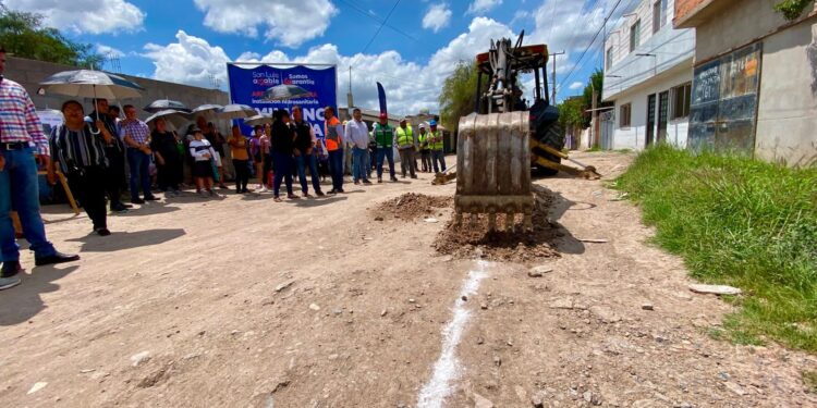 Arranca Gobierno de la Capital nueva red de agua y drenaje en Mártires de la Revolución