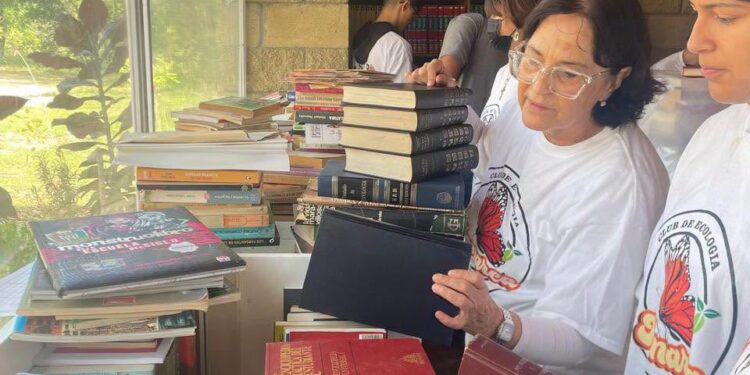 Gobierno de la Capital fortalece espacio municipal de reciclaje literario con apoyo de estudiantes