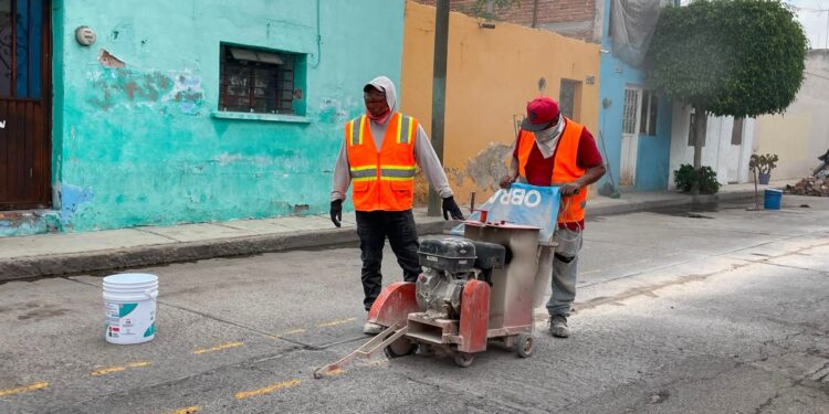 Vecinos de la calle Escandón integran comité para dar seguimiento a obra de INTERAPAS