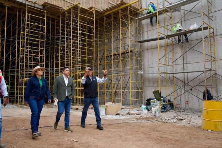 PASO INFERIOR DE CIRCUITO POTOSÍ Y AV DE LAS TORRES  QUEDARÁ LISTO PARA FENAPO