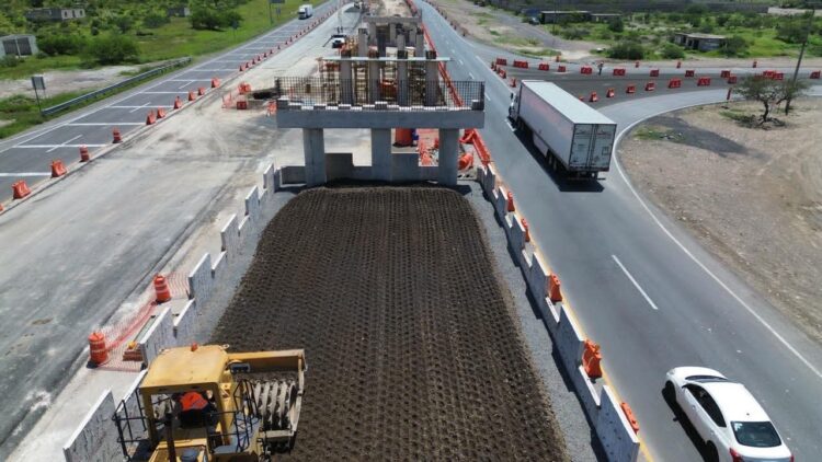 AVANZA CONSTRUCCIÓN DE LA AUTOPISTA SAN LUIS–MATEHUALA