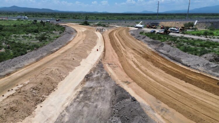 AVANZA CONSTRUCCIÓN DE LA AUTOPISTA SAN LUIS–MATEHUALA