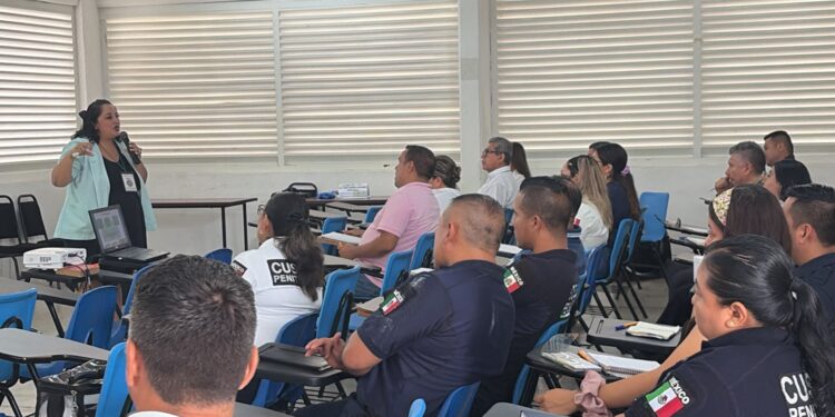 PERSONAL PENITENCIARIO SE CAPACITA PARA MEJORAR LA REINSERCIÓN SOCIAL
