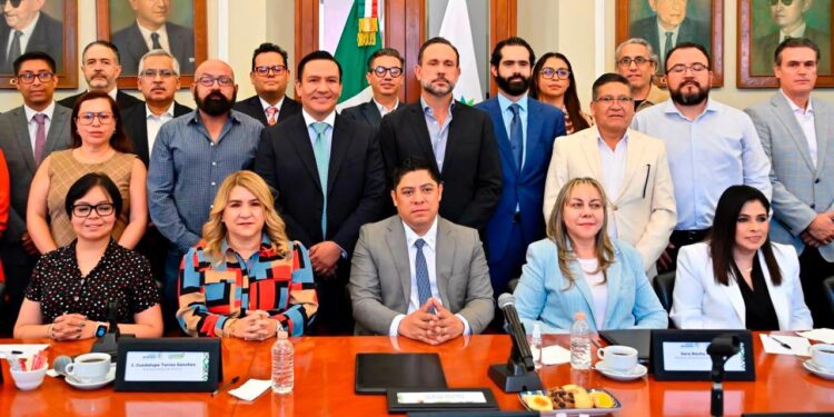 ACADÉMICOS RESPALDAN LA RUTA PARA REGULAR LA INTELIGENCIA ARTIFICIAL