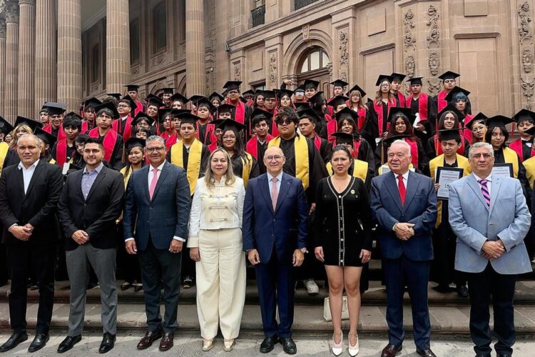 Enrique Galindo refrenda compromiso educativo con los jóvenes