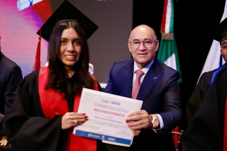 Enrique Galindo refrenda compromiso educativo con los jóvenes