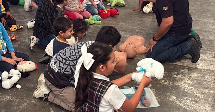 Gobierno de la Capital impulsa la cultura de la prevención: Escuadrón del Bienestar Infantil se capacita en primeros auxilios