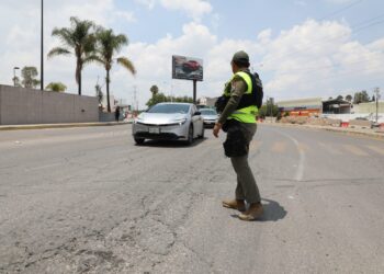 IMPLEMENTAN DISPOSITIVO VIAL POR OBRAS DEL PUENTE DE LA FAMILIA EN CIRCUITO POTOSÍ