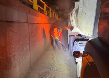Gobierno de la Capital refuerza acciones preventivas con limpieza nocturna en Puente Pemex