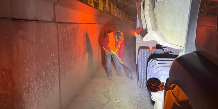 Gobierno de la Capital refuerza acciones preventivas con limpieza nocturna en Puente Pemex