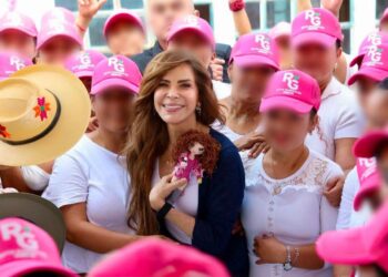 EL GOBERNADOR RICARDO GALLARDO Y GLORIA TREVI LLEVAN ESPERANZA A LA PILA