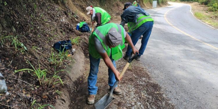GOBIERNO DEL ESTADO MEJORA MÁS DE 301 KILÓMETROS DE CAMINOS EN JULIO