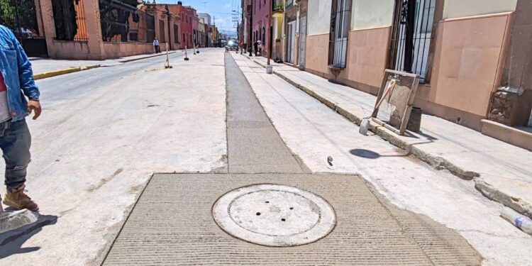 Interapas concluye obra sanitaria en calle Morelos del Centro Histórico