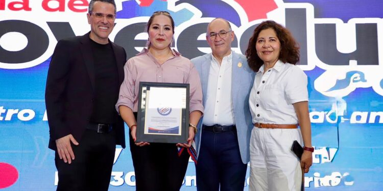 Un enorme éxito la Feria de la Proveeduría, que cerro con participación de empresas y ponentes