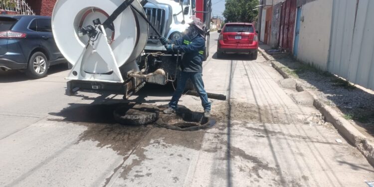 Interapas limpia más de 15 mil metros de drenaje en agosto