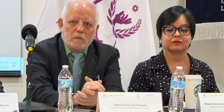 CAPACITAN A 150 SERVIDORES PÚBLICOS PARA MEJORAR LA ATENCIÓN A LA CIUDADANÍA