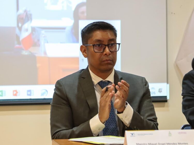 CAPACITAN A 150 SERVIDORES PÚBLICOS PARA MEJORAR LA ATENCIÓN A LA CIUDADANÍA