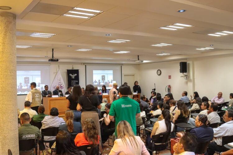 CAPACITAN A 150 SERVIDORES PÚBLICOS PARA MEJORAR LA ATENCIÓN A LA CIUDADANÍA