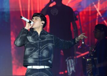 ÓSCAR MAYDON ENCIENDE EL FORO DE FENAPO CON SUS CORRIDOS TUMBADOS