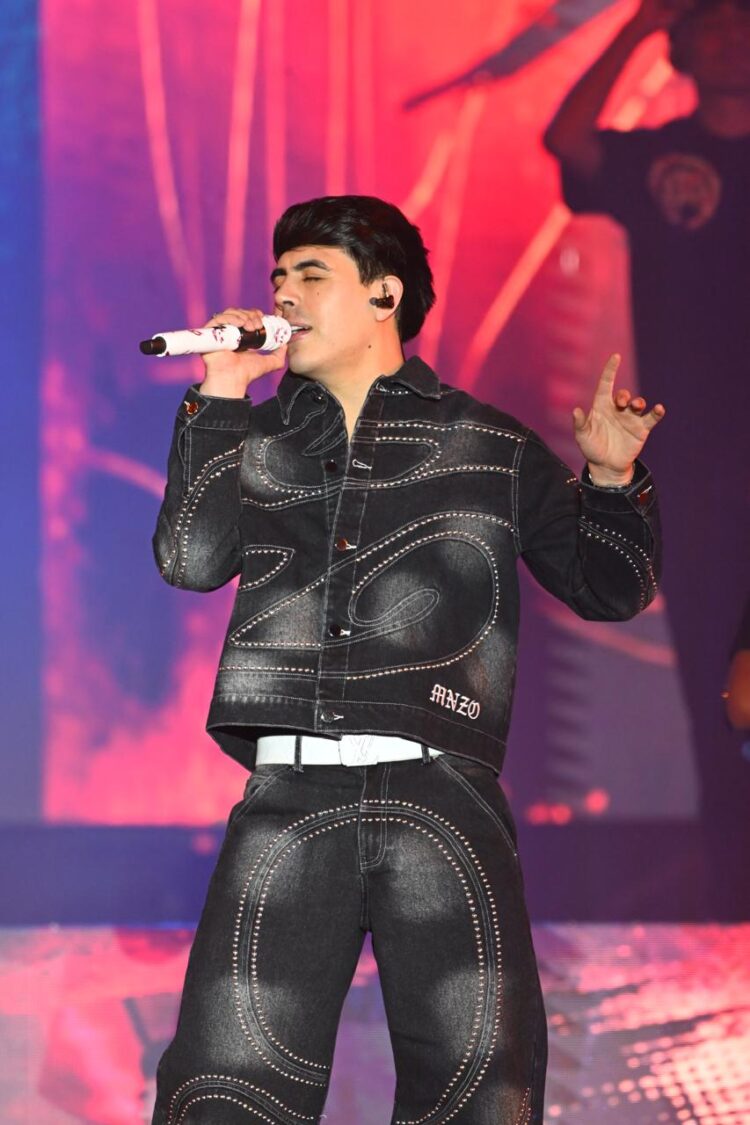 ÓSCAR MAYDON ENCIENDE EL FORO DE FENAPO CON SUS CORRIDOS TUMBADOS