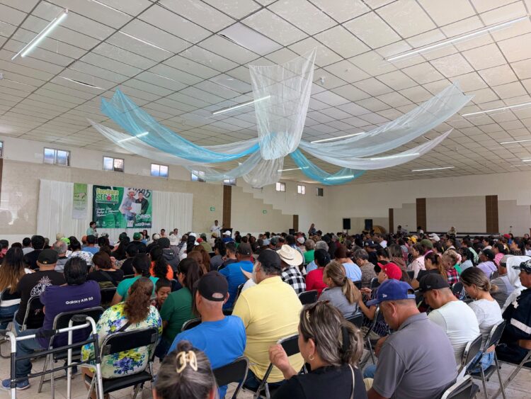 FAMILIAS DE CHARCAS AVANZAN EN REGULARIZACIÓN DE SUS PROPIEDADES