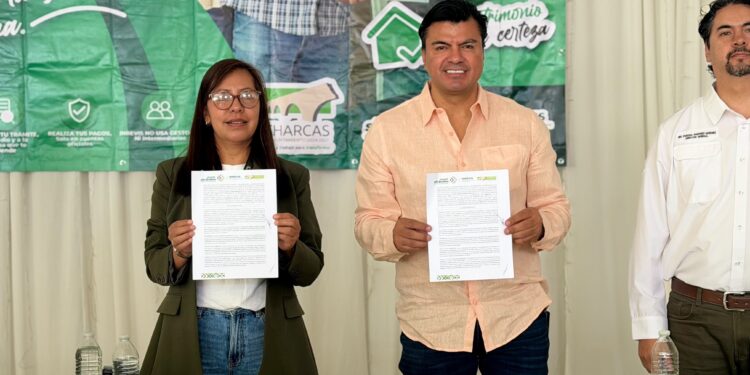 FAMILIAS DE CHARCAS AVANZAN EN REGULARIZACIÓN DE SUS PROPIEDADES