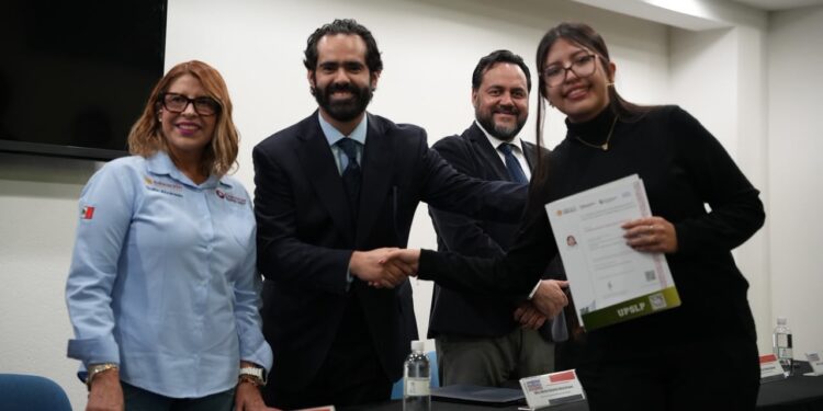 UNIVERSIDAD POLITÉCNICA ALCANZA 375 CERTIFICACIONES DE COMPETENCIAS PROFESIONALES