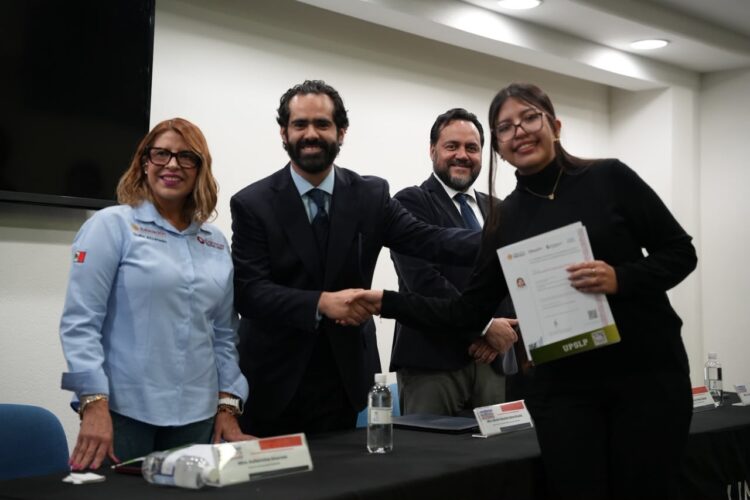 UNIVERSIDAD POLITÉCNICA ALCANZA 375 CERTIFICACIONES DE COMPETENCIAS PROFESIONALES