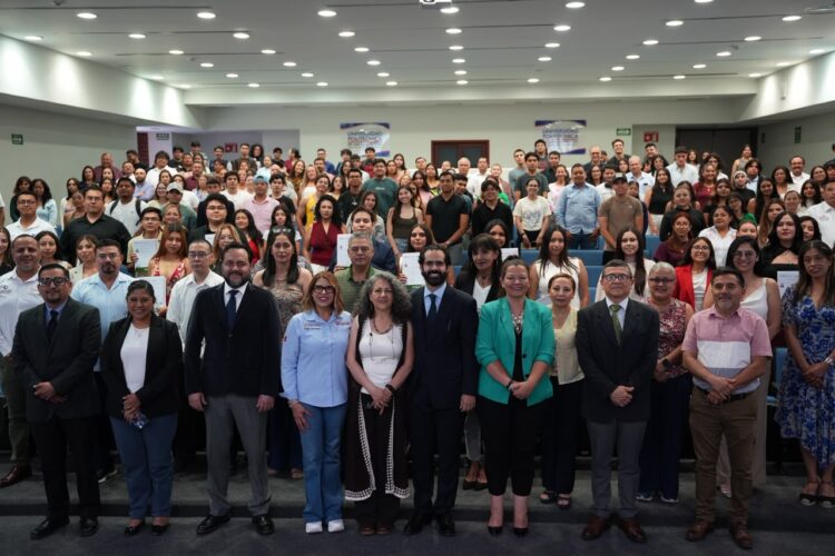 UNIVERSIDAD POLITÉCNICA ALCANZA 375 CERTIFICACIONES DE COMPETENCIAS PROFESIONALES