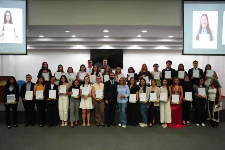 UNIVERSIDAD POLITÉCNICA ALCANZA 375 CERTIFICACIONES DE COMPETENCIAS PROFESIONALES