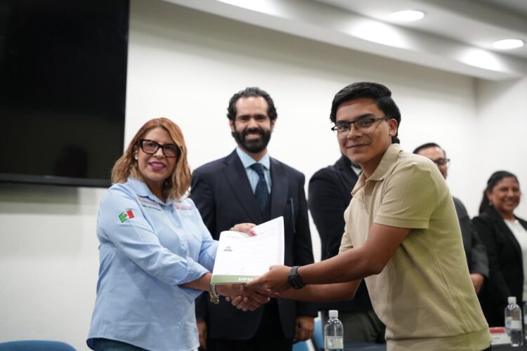 UNIVERSIDAD POLITÉCNICA ALCANZA 375 CERTIFICACIONES DE COMPETENCIAS PROFESIONALES