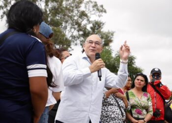 Unidos, vecinos y Gobierno de la Capital recuperan el espacio público