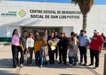 SSPC RECONOCE 28 AÑOS DE SERVICIO DE OFICIAL PENITENCIARIA