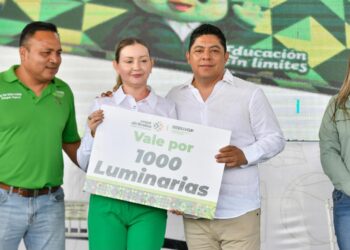 EL GOBERNADOR RICARDO GALLARDO LLEVA APOYOS EDUCATIVOS, ALIMENTARIOS E INFRAESTRUCTURA A MATLAPA