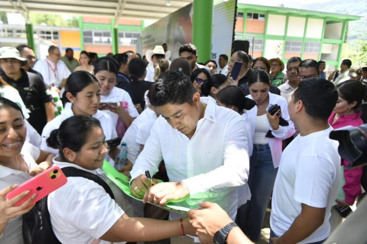 EL GOBERNADOR RICARDO GALLARDO ENTREGA MÁS  INFRAESTRUCTURA EDUCATIVA EN LA HUASTECA POTOSINA