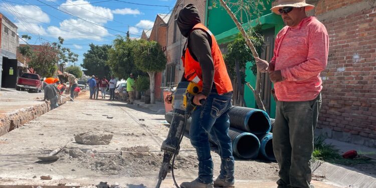 Interapas realiza amplia rehabilitación de drenaje en la calle Arquímides