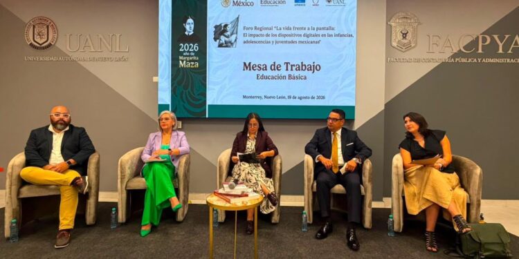 SAN LUIS POTOSÍ PARTICIPA EN DEBATE NACIONAL SOBRE USO DE CELULARES EN ESCUELAS