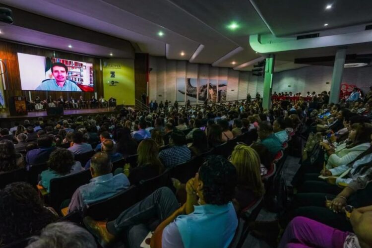 SAN LUIS POTOSÍ PARTICIPA EN DEBATE NACIONAL SOBRE USO DE CELULARES EN ESCUELAS