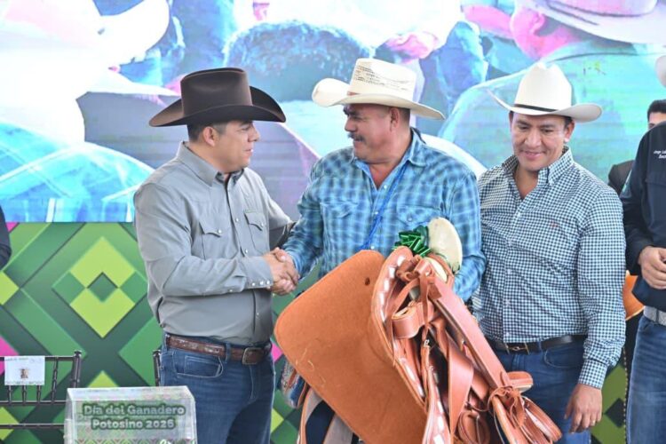 RICARDO GALLARDO CELEBRA EL DÍA DEL GANADERO POTOSINO Y REFRENDA SU RESPALDO AL SECTOR