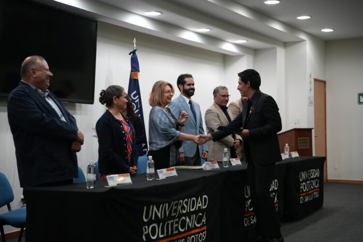ESTUDIANTES DE LA UNIVERSIDAD POLITÉCNICA DESTACAN ENTRE LOS MEJORES DEL CENEVAL