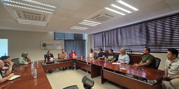 GOBIERNO DEL ESTADO ACERCA SOLUCIONES DIRECTAS A LOS MUNICIPIOS