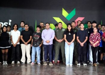 JÓVENES POTOSINOS APRENDEN A CONDUCIR CON SEGURIDAD