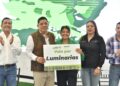 RICARDO GALLARDO CONTINÚA  CON LA ENTREGA DE APOYOS ESCOLARES Y LUMINARIAS LED, AHORA EN MEXQUITIC DE CARMONA