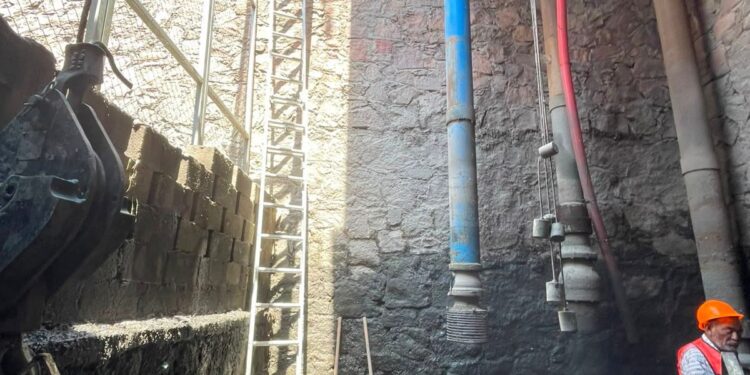 Interapas retira más de 120 toneladas de residuos del cárcamo del puente Pemex